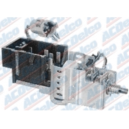 Standard Motor Products 80 -89 Headlight Switch for Ford / Mercury DS451. Price: $68.00